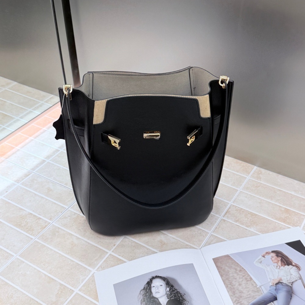 Neue Bucket Bag im Old-Money-S – Luxury Bags Leather Bewertung und Preis
